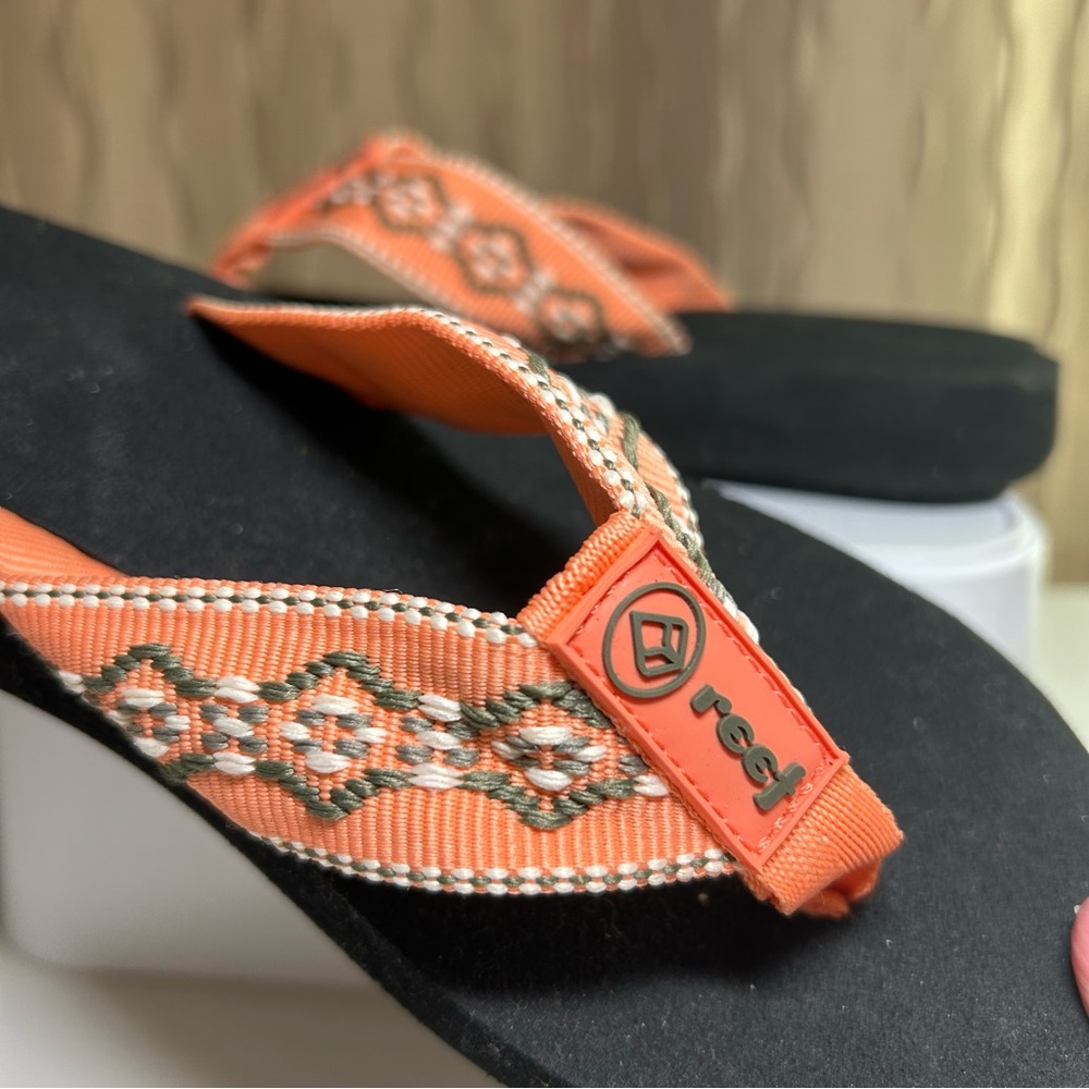 Reef Flip Flops Women's 7 Coral Orange Black Woven Strap Lightweight Comfy NWOT - Picture 10 of 13